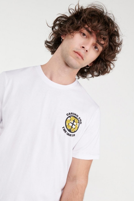 Camiseta básica manga corta estampada.