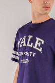 camiseta-con-estampado-en-frente-y-mangas-de-yale