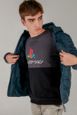 Buzo cuello redondo, estampado de Play Station.