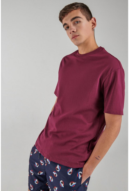 Camiseta básica manga corta unicolor.