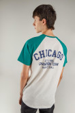 Camiseta, manga ranglan, estampado en frente y espalda.