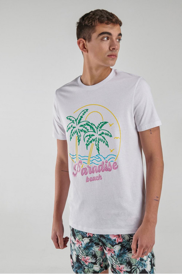 Camiseta manga corta estampada.