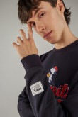 Buzo cerrado cuello redondo, estampado de Snoopy.