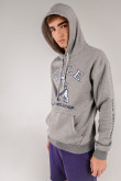 Buzo con capota, con estampado en frente y manga, de Yale