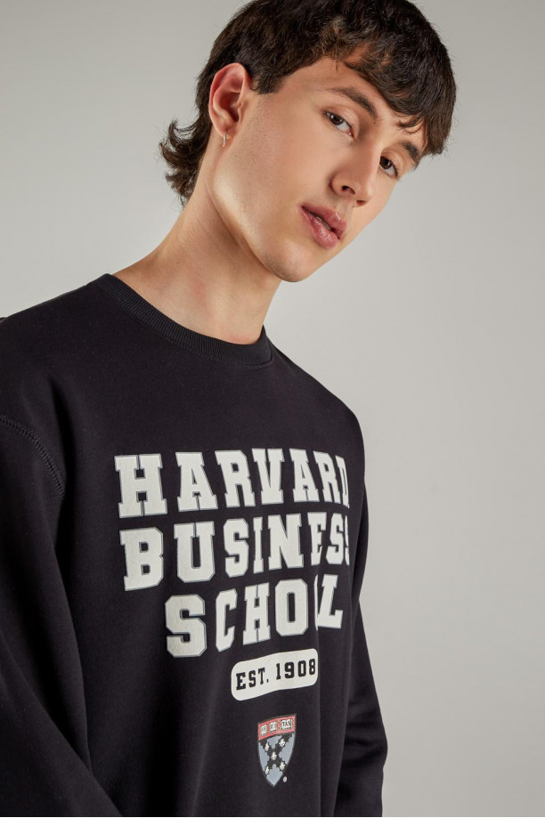 Buzo, con estampado en frente, de Harvard