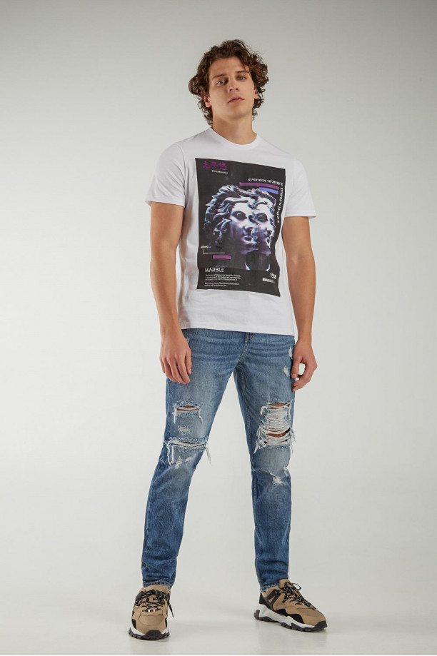 Camiseta manga corta estampada.