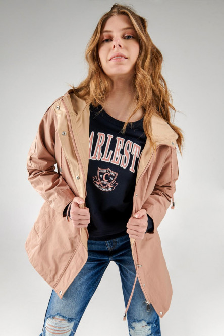 Chaqueta parka con capota