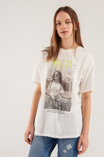 Camiseta manga corta estampada.