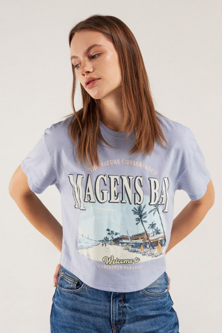 Camiseta manga corta, con estampado en frente.