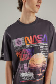 camiseta-manga-corta-estampada-de-nasa