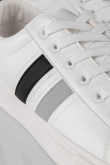 Tenis urbanos, basicos con franjas