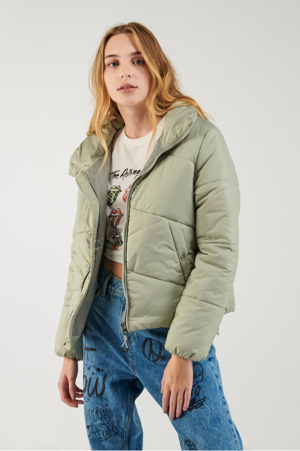 Chaqueta acolchada cuello alto