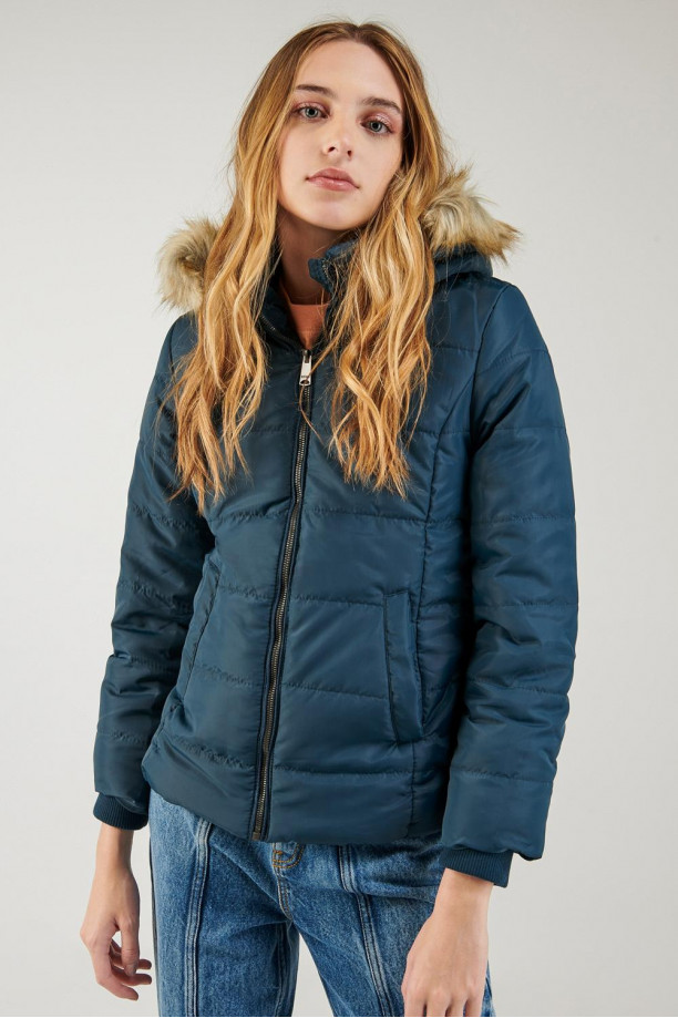 Chaqueta acolchada con capota