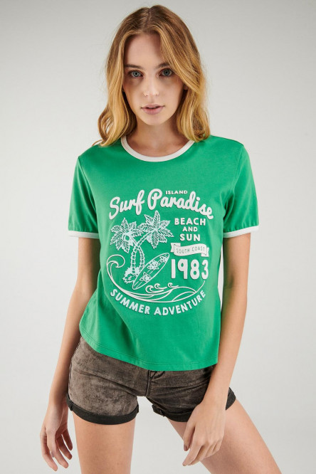 Camiseta con estampado puños en contraste