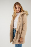 Chaqueta parka acolchada con capota