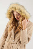 Chaqueta parka acolchada con capota