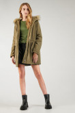 Chaqueta parka acolchada con capota