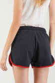 Short con bolsillos, con bordado en frente de Mafalda