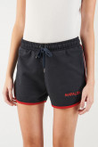 Short con bolsillos, con bordado en frente de Mafalda