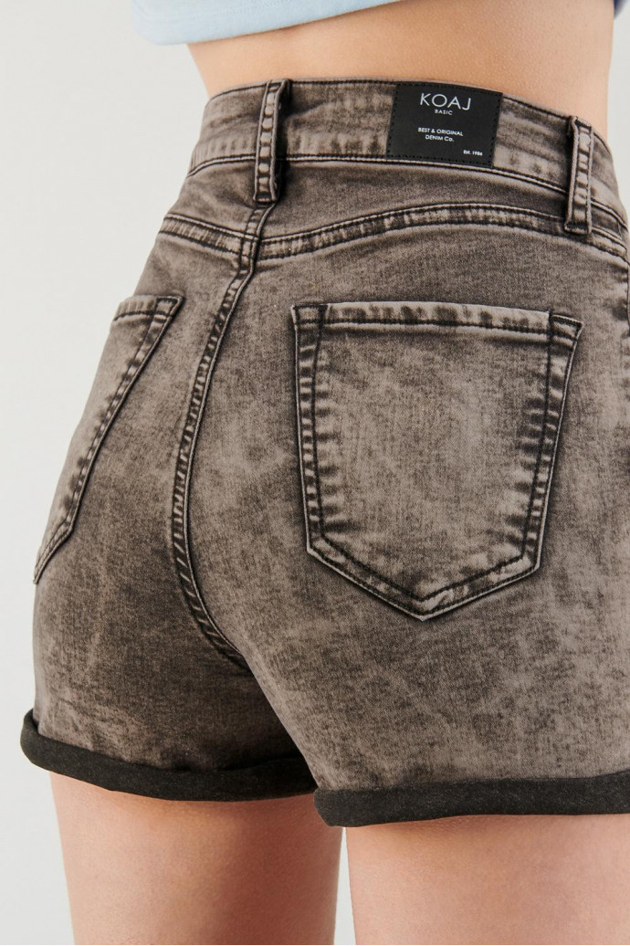 Short para mujer en denim, 5 bolsillos, tiro medio, con lavado gris