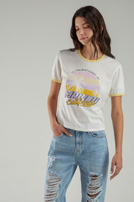 Camiseta con estampado puños en contraste