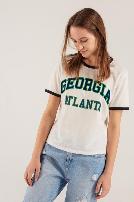 Camiseta con estampado puños en contraste