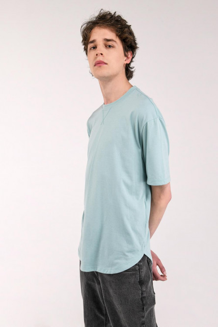 Camiseta manga corta unicolor.