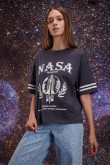 Camiseta manga corta, para mujer, estampado en frente y mangas de NASA,