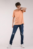Camiseta básica para hombre manga corta, unicolor, con doble doblez en mangas y abertura lateral dispareja.