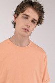 Camiseta básica para hombre manga corta, unicolor, con doble doblez en mangas y abertura lateral dispareja.