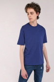 Camiseta básica manga corta unicolor.