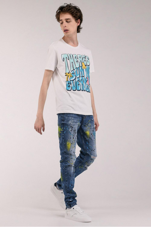 Camiseta manga corta estampada.