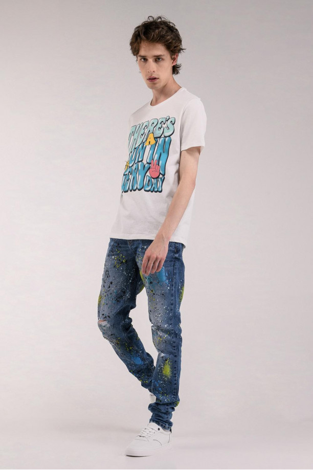 Camiseta manga corta estampada.
