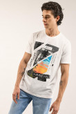 Camiseta manga corta con estampado.