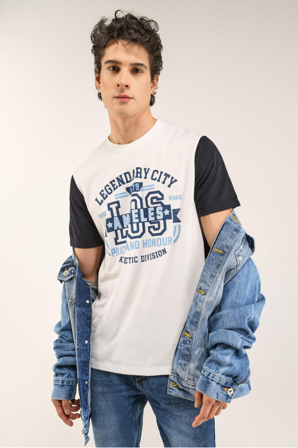 Camiseta básica manga corta con estampado.