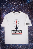 Camiseta manga corta estampada de NASA.