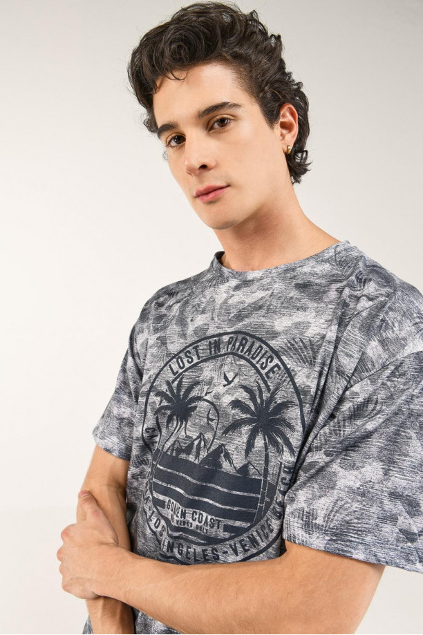 Camiseta estampada, cuello redondo, manga corta con estampado frente