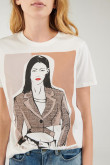 Camiseta manga corta con estampado en frente.
