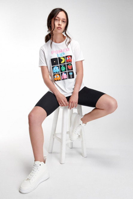 Camiseta, manga corta, estampada en frente de Pacman.