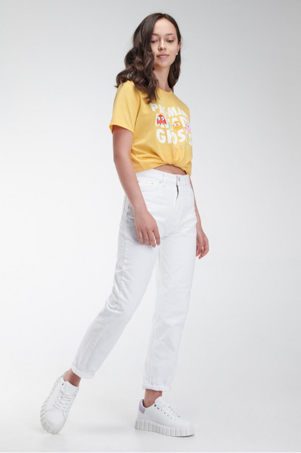 Camiseta, manga corta, estampada en frente de Pacman.