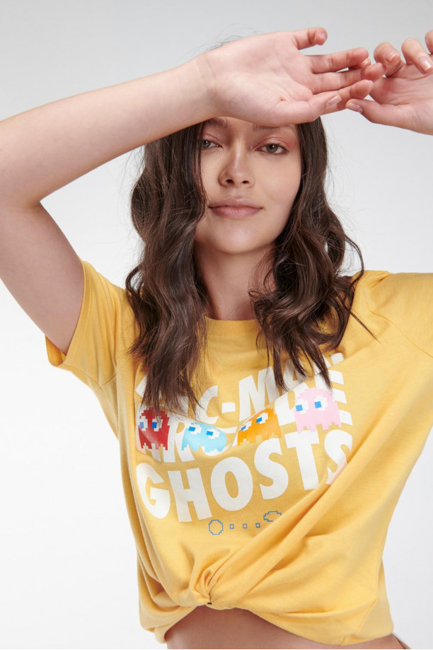 Camiseta, manga corta, estampada en frente de Pacman.