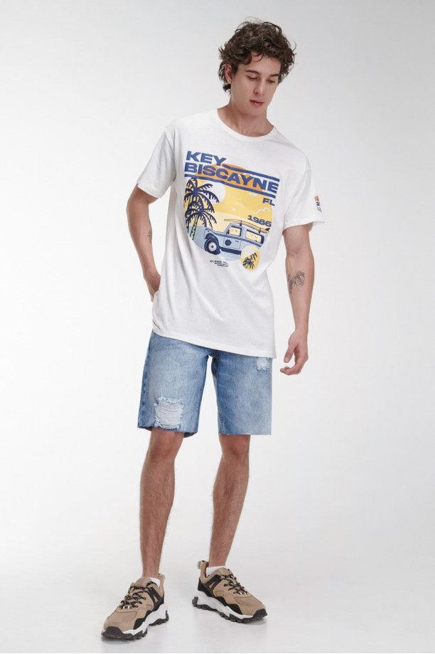 Camiseta manga corta oversize con estampado.