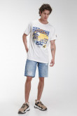 Camiseta manga corta oversize con estampado.