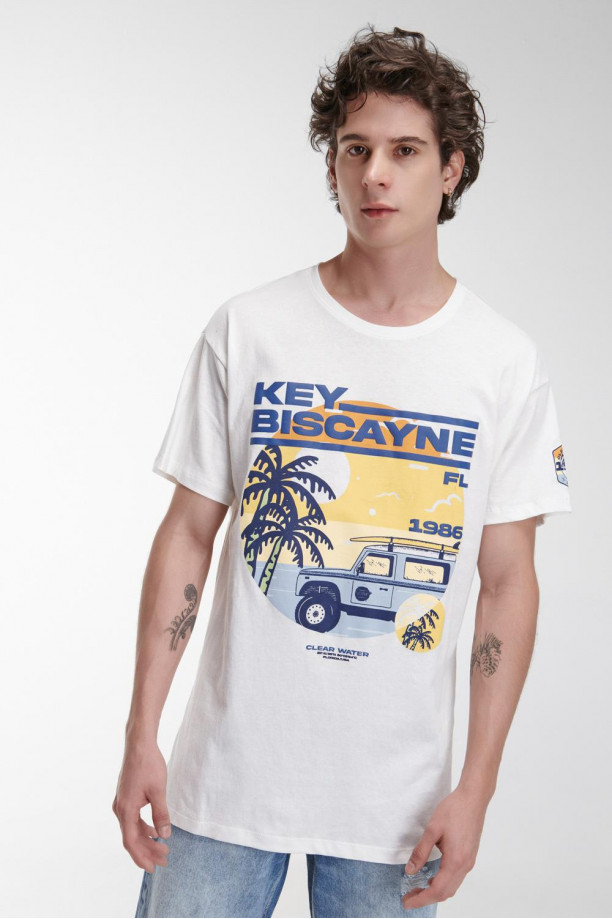 Camiseta manga corta oversize con estampado.