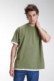 Camiseta manga corta unicolor.