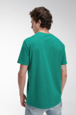 Camiseta manga corta con estampado.