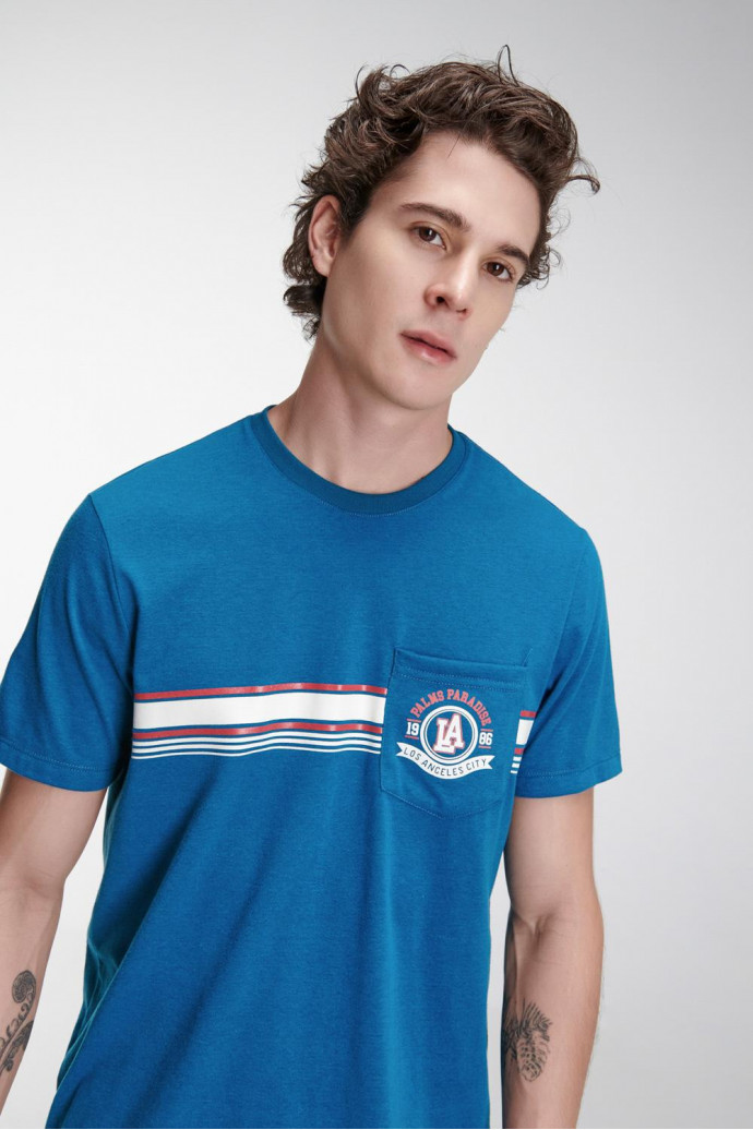 Camiseta manga corta con estampado.