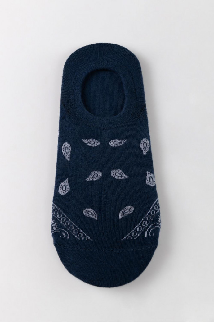 Medias cortas con diseño.