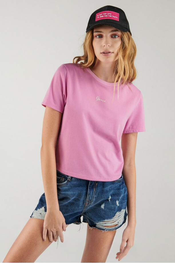 Camiseta  manga corta con bordado.