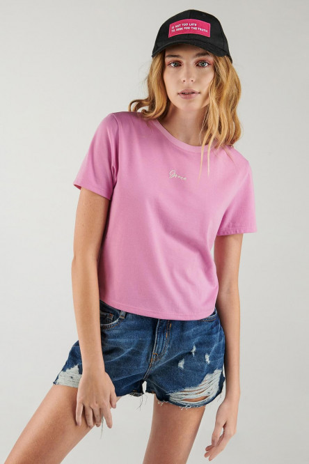 Camiseta  manga corta con bordado.